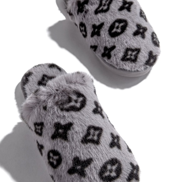 Gray Faux fur Slippers - Picture 2 of 3